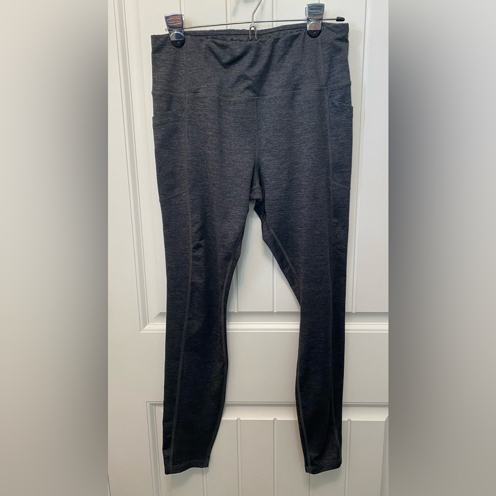 Avia grey leggings with leg pockets. Size Large. Made with recycled polyester